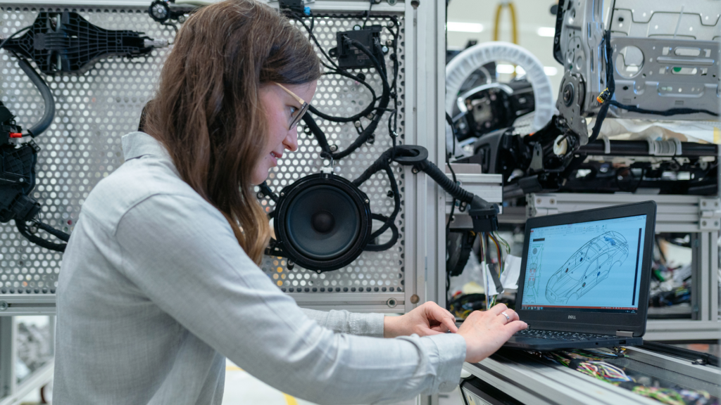 How to Build a Successful Career in the Tech Industry: Essential Steps and Strategies